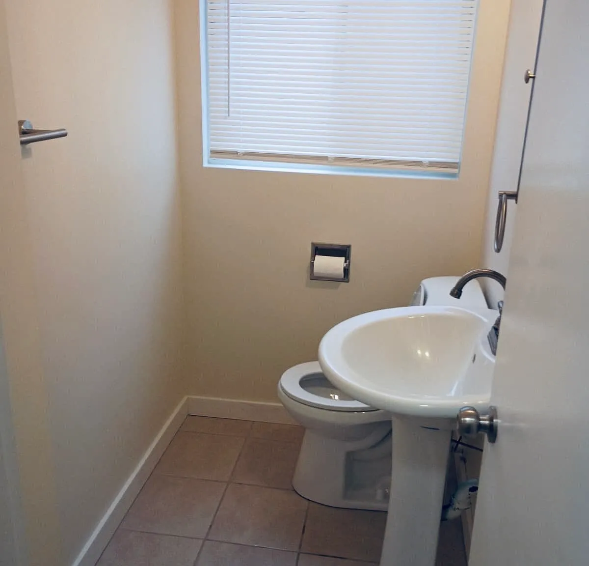 3 bed, 1.5 bath, 1100 sqft, $3,500 — Photo 4