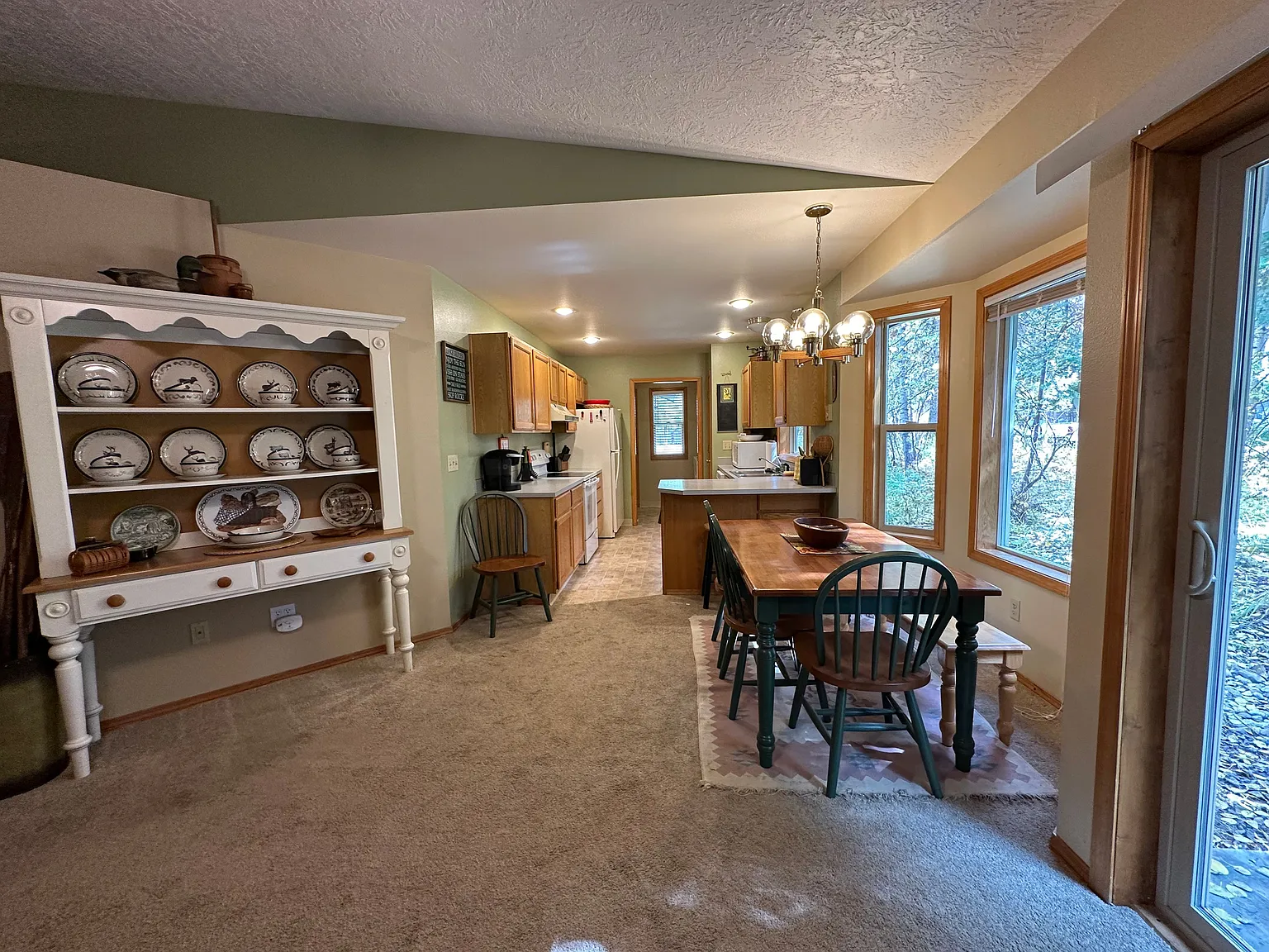 4 bed, 1520 sqft, $2,150 — Photo 4