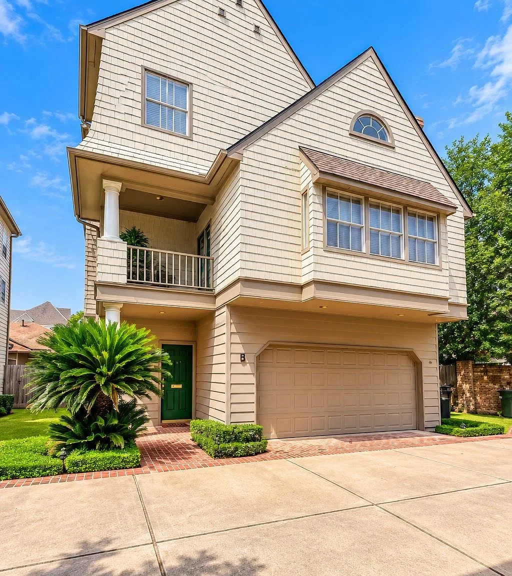 3 bed, 3.0 bath, 2636 sqft, $3,800 — Photo 4