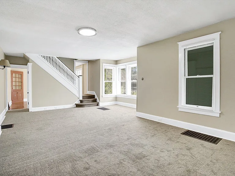 319 N 2nd St #1 — Photo 3