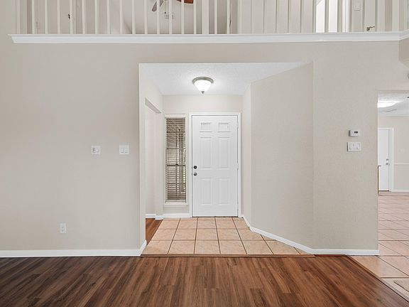 5th image of 722 Regency Ct