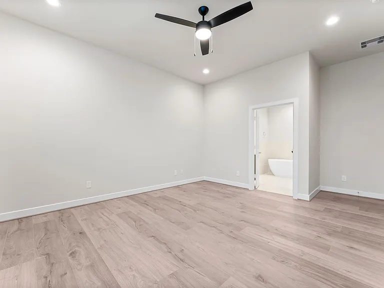 5905 Haring Ln — Photo 16