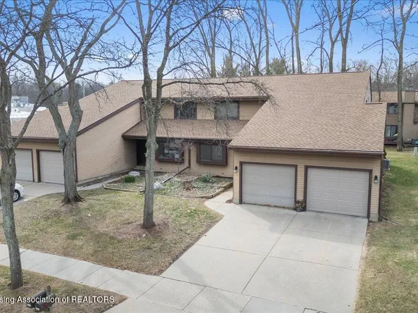 2022 E Provincial House Dr, Lansing, MI 48910