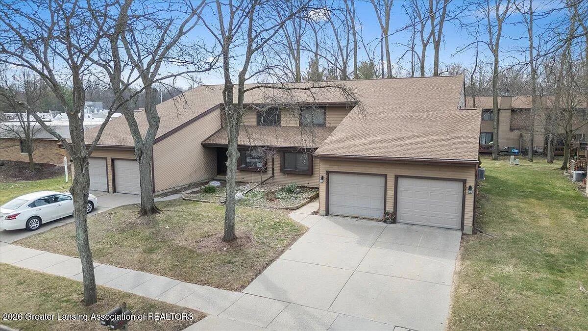 2022 E Provincial House Dr photo 1