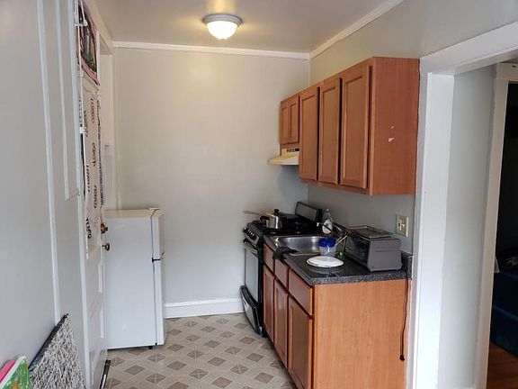 5th image of 5941 N Greenview Ave
