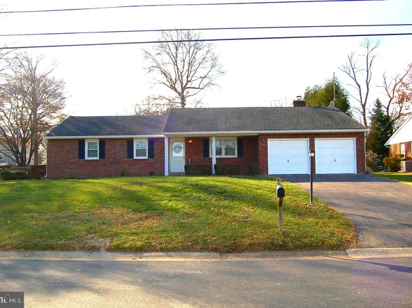 2206 Old Orchard Rd, Wilmington, DE 19810