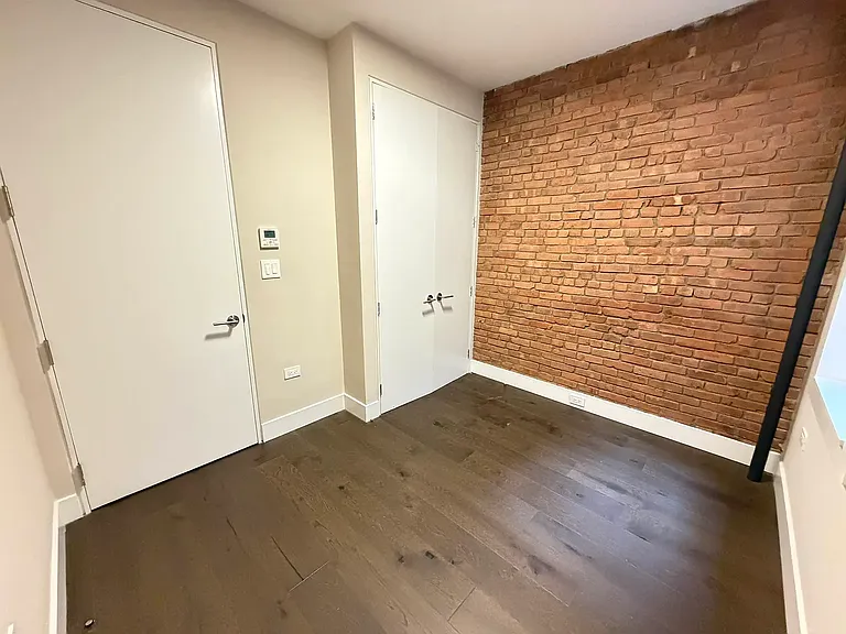 336 W 17th St #4C — Photo 8