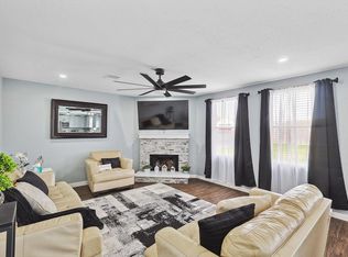 2136 Dayton Ln, Grand Prairie, TX 75052