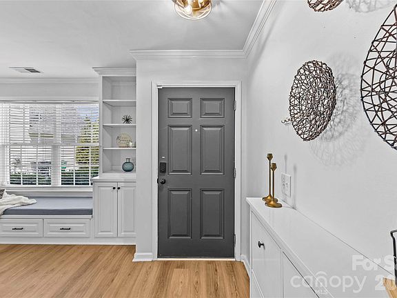 4th image of 8854 Laurel Run Dr
