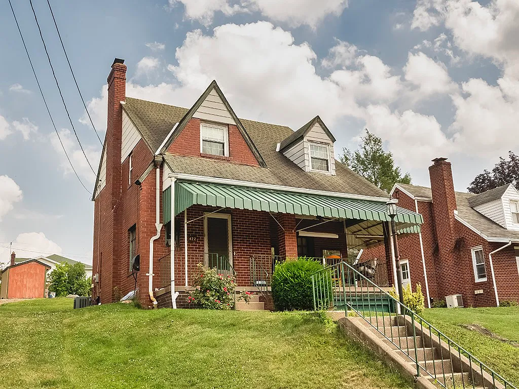 422 Pershing Dr photo 1