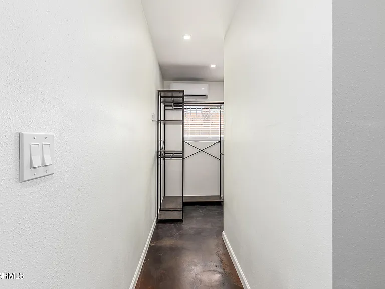 2402 W Weldon Ave — Photo 21