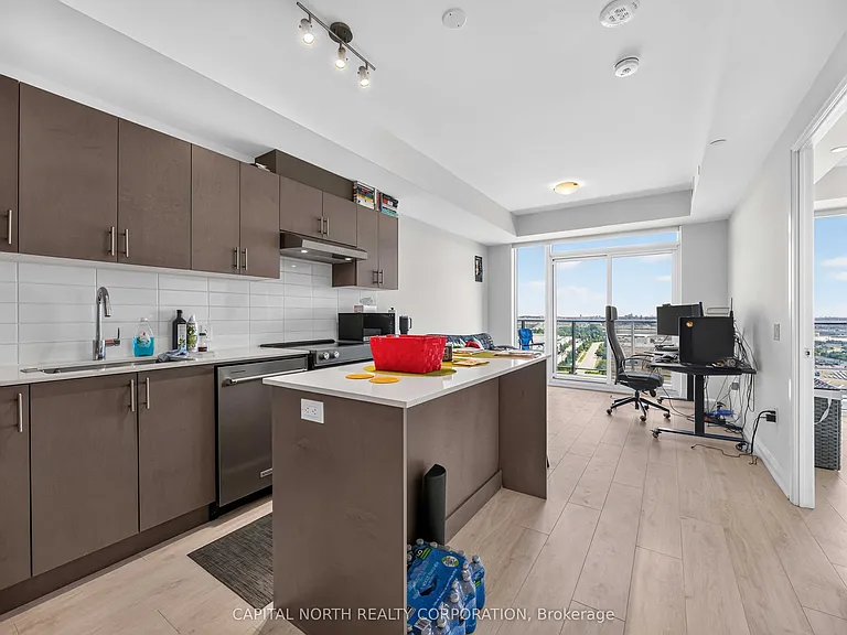8960 Jane St #1205 — Photo 7