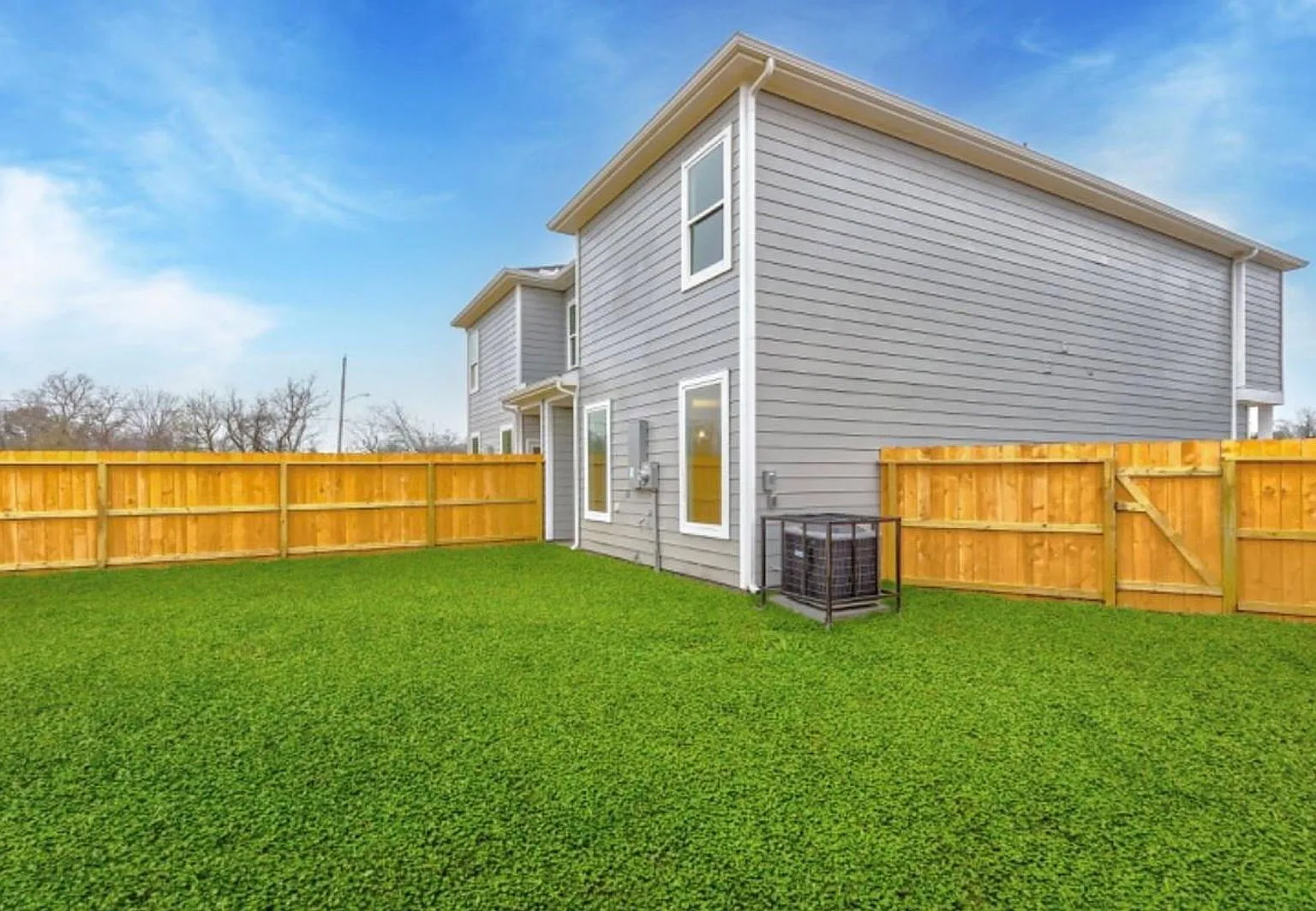 3 bed, 2.5 bath, 1681 sqft, $1,899 — Photo 4