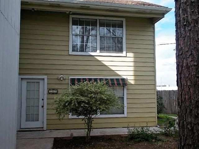 1st image of 209 Westwood St
