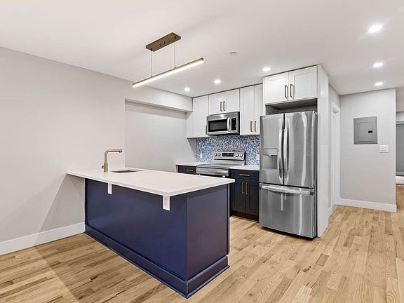 3rd image of 456 Willoughby Ave #1