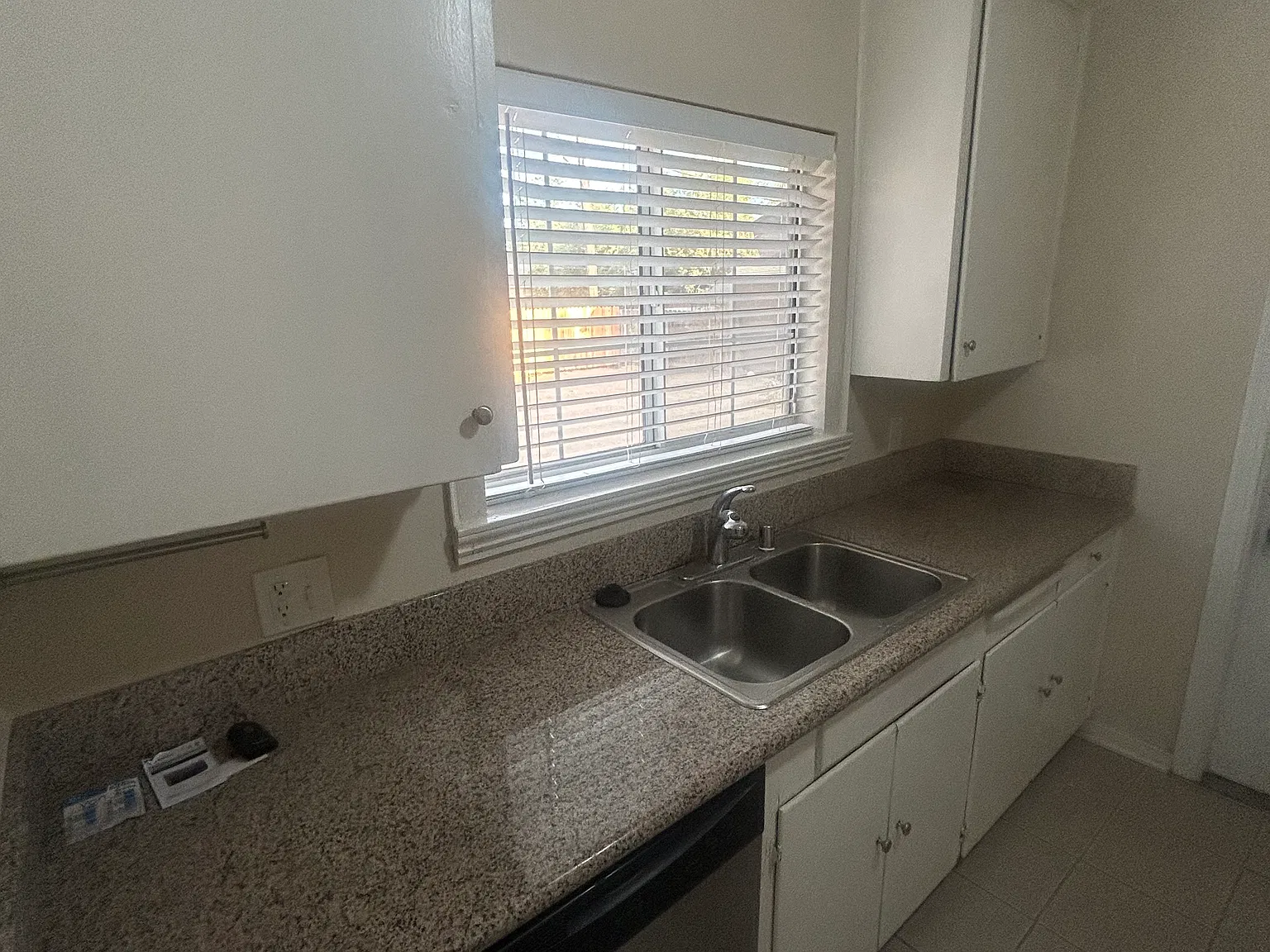 2 bed, 950 sqft, $1,750 — Photo 4