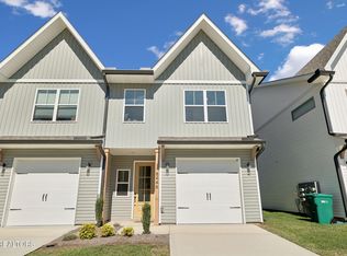8446 Whisper Ln, Powell, TN 37849