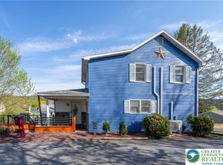 47 E 4th St, Lehighton, PA 18235