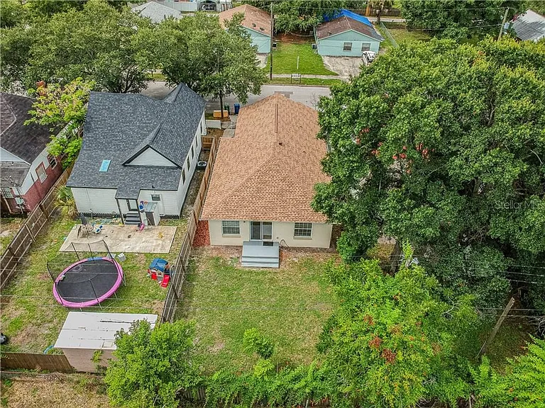 2321 W Beach St — Photo 33