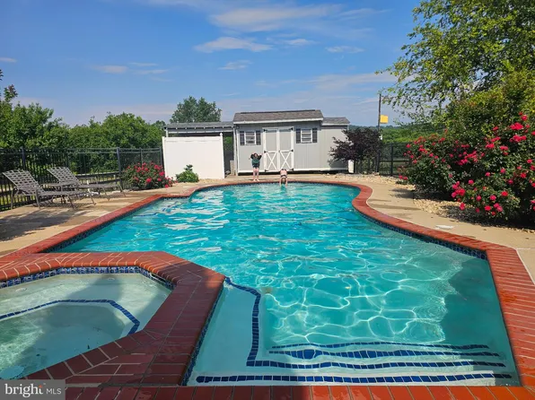 3329 Yorkshire Ct, Adamstown, MD 21710