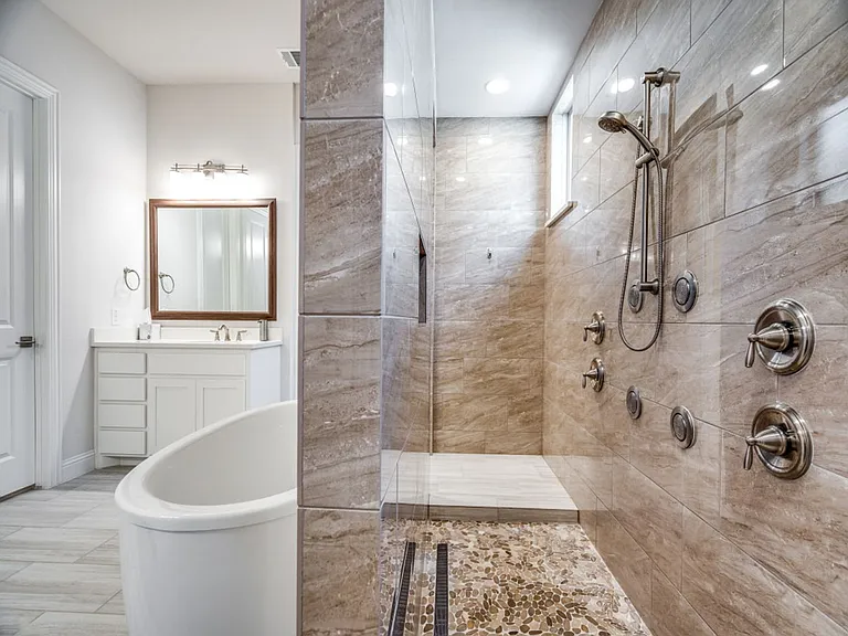 905 Asbury Dr — Photo 17