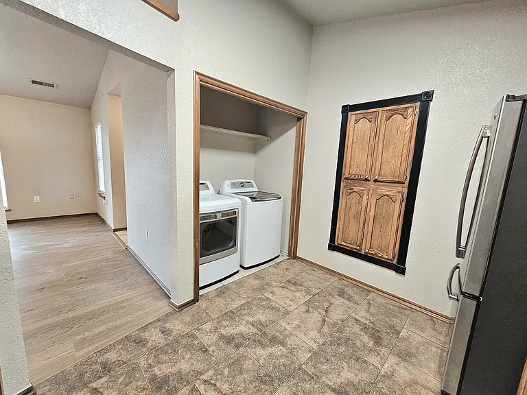 2602 Lonnie Ln — Photo 9