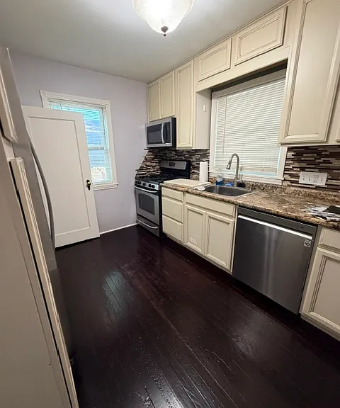 56 N Pearl St — Photo 4