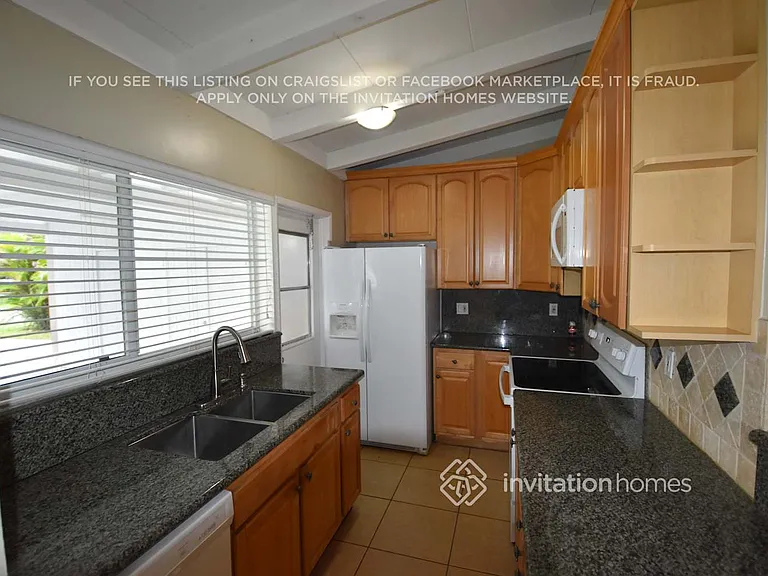 2548 Gulfstream Ln — Photo 4