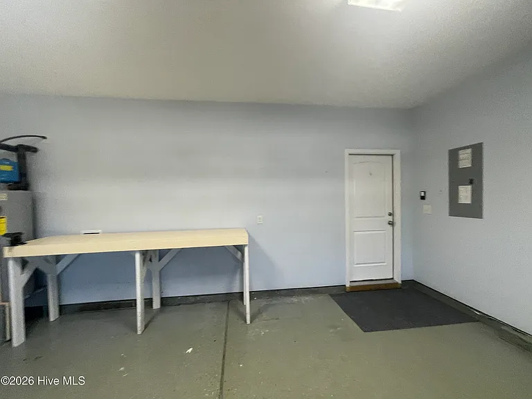 203 Ashton Ct — Photo 37