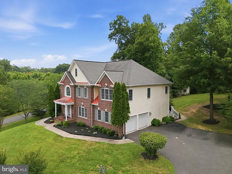 7273 Tinsley Way — Photo 2