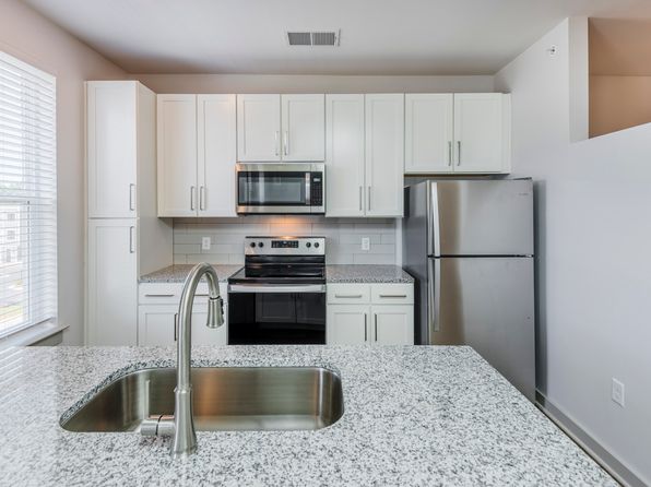 340 W 25th St #3207