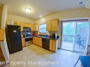 812 Oakbrook Pl, Manhattan, KS 66503