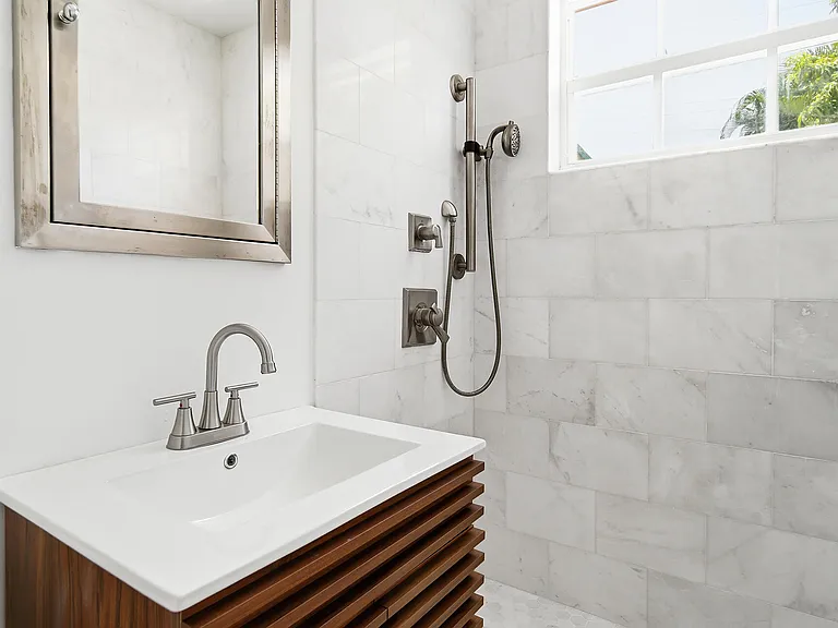 205 Rutland Blvd — Photo 27