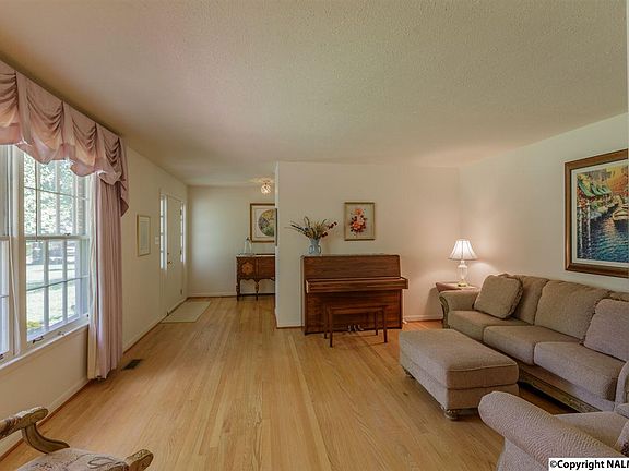 5th image of 2603 Arrow Wood Dr SE