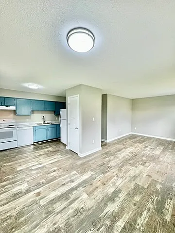 2024-2026 Hickory Hill Dr #2024 — Photo 8