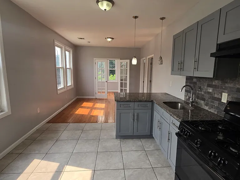 550 Garfield Ave #3A — Photo 3