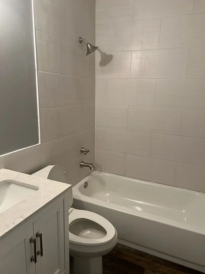 3 bed, 1.0 bath, 1025 sqft, $1,300 — Photo 4