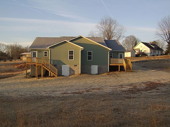 2nd image of 210 Shenandoah Pl