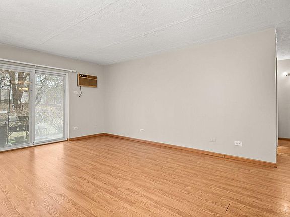 3rd image of 266 Shorewood Dr