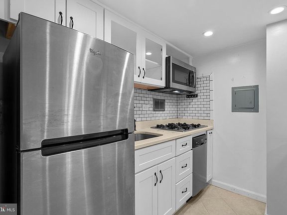 4th image of 1420 N St NW APT 914