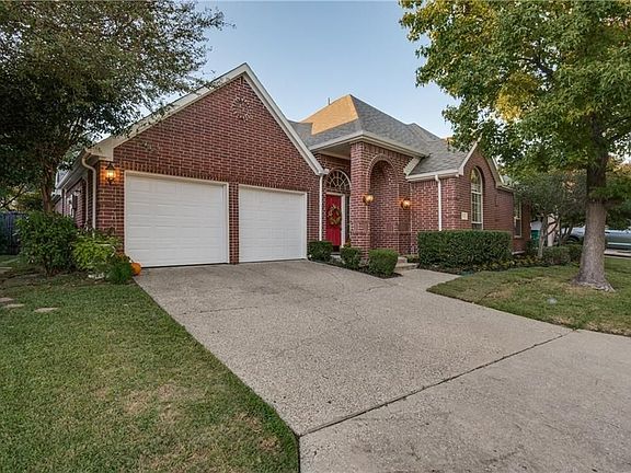 3rd image of 5918 Mockingbird Ln