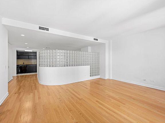 4th image of 56 Pine St APT 11G