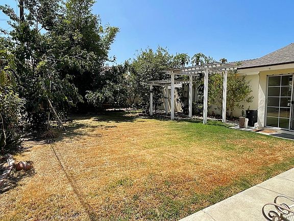 4th image of 19536 E Walnut Dr S