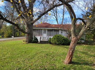 W1384 W Post Rd, Genoa City, WI 53128