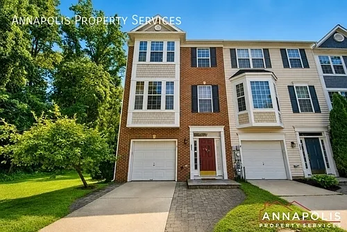888 Stonehurst Ct Photo 1