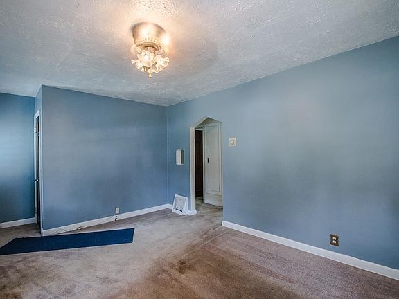 5th image of 1010 Averill Ave