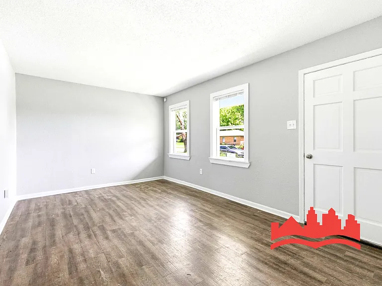 3230 Sweet Springs Dr — Photo 11