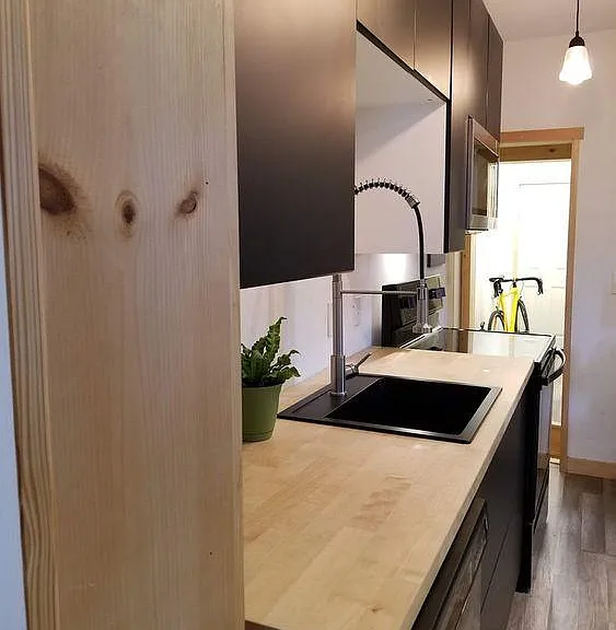 2526 Sepviva St #B — Photo 6