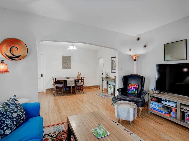 595 Syndicate St N — Photo 1