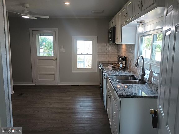 5th image of 3096 Ridge Rd